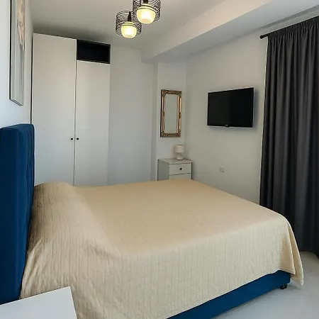 Apartment Blue Wave *